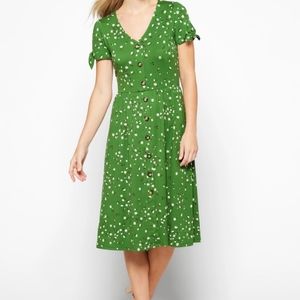 NWT S French Grey Dress Green Midi Length with Daisies